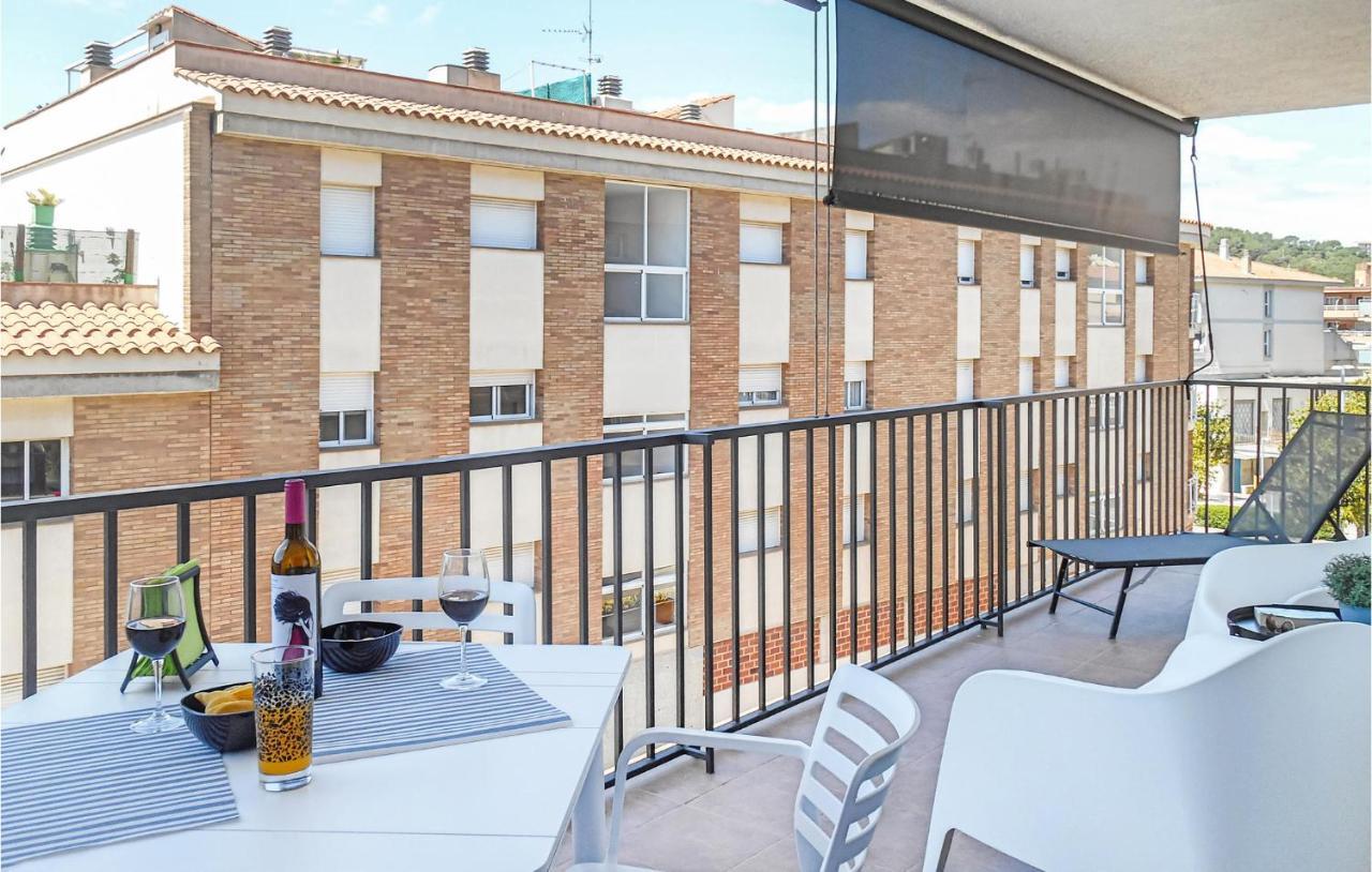 Stunning Apartment In Tossa De Mar With Kitchen Екстер'єр фото